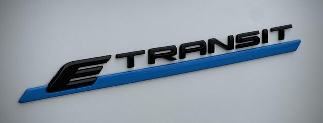 Ford E-Transit Cust. 320 L1H1 Trend 65 kWh Nieuw! Laadruimte pakket|Stoelverw|3zits