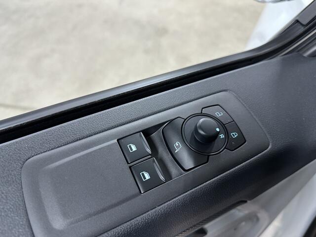 Ford E-Transit Cust. 320 L1H1 Trend 65 kWh 136pk | Stoelverwarming | Carplay | Camera | Elek. spiegels