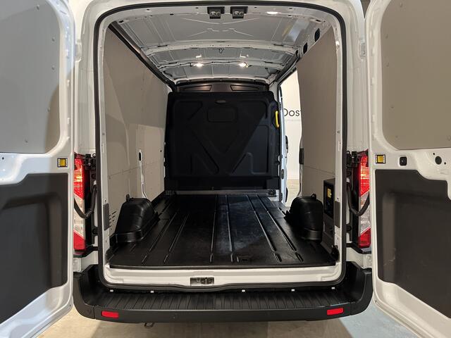Ford E-Transit 350 L2H2 Trend 68 kWh / 100% Elektrisch !! / Airco / Cruise Control / CarPlay / Camera / Navigatie / 3-Zits / 6.600 KM !!