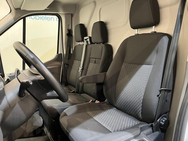 Ford E-Transit 350 L2H2 Trend 68 kWh / 100% Elektrisch !! / Airco / Cruise Control / CarPlay / Camera / Navigatie / 3-Zits / 11.500 KM !!