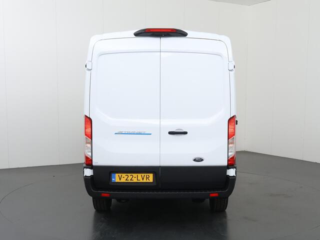 Ford E-Transit 350 | L2 H2 | Trend | 68 kWh | Navigatie | Parkeercamera | 2-zits | Climate Control | Stoelverwarming | DAB+ | Apple Carplay