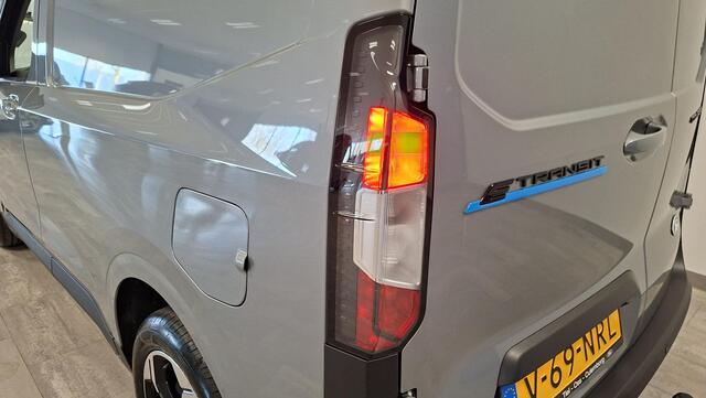 Ford E-Transit Cour. Limited 136 PK 44 kWh accu