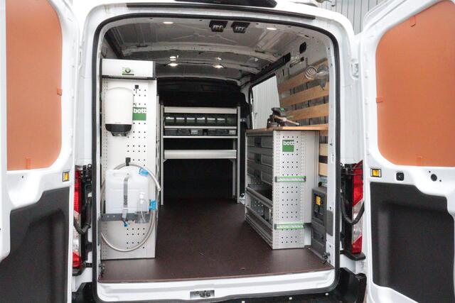 Ford E-Transit 425 L2H2 Trend 68 kWh WERKPLAATSBUS | NAVI | CAMERA + PDC | VRUIT/STOELVERW | LANE-ASSIST/WARNING | BOTT-BEDRIJFSWAGENINRICHTING |