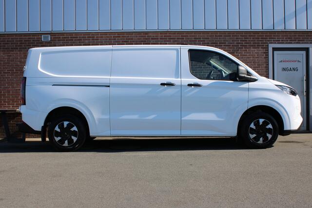 Ford E-Transit Cust. 320 L2H1 Trend 65 kWh |CAMERA|LED|STUUR+STOELVERWARMING|