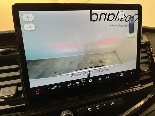 Ford E-Transit 390 (3500 kg) L2H2 Trend 68 kWh / 100% Elektrisch !! / Airco / Cruise Control / CarPlay / Camera / Navigatie / 3-Zits / 13.850 KM !!