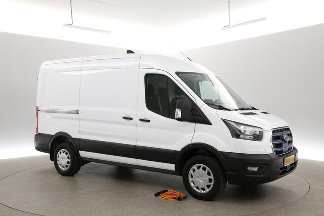 Ford E-Transit L2H2 Trend 68 kWh | Snelladen | SOH 98% | Airco | Camera | 3 Zits | Cruise | Carplay | Navi