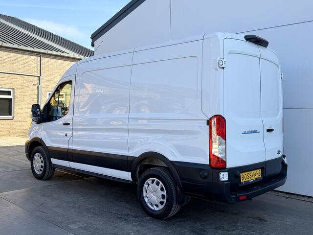 Ford E-Transit 68kWh 184PK L2H2 317km WLTP 94,9% (SOH) BEV Snelladen Cruise control Climate control Carplay Navigatie Laadkabel Parkeersensoren