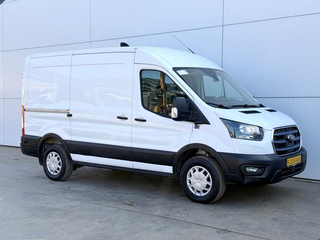 Ford E-Transit 68kWh 184PK L2H2 317km WLTP 94,9% (SOH) BEV Snelladen Cruise control Climate control Carplay Navigatie Laadkabel Parkeersensoren