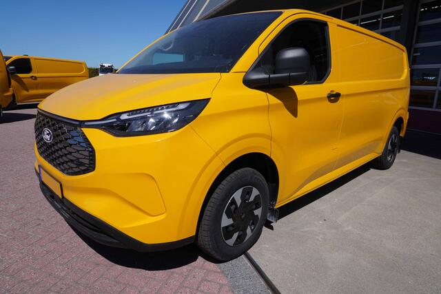 Ford E-Transit Cust. 320 L2H1 136PK Trend 65 kWh Automaat nr. V125 | Airco | Cruise | Camera | Apple CP| Trekhaak 8 STUKS