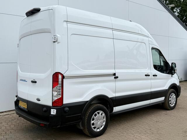 Ford E-Transit 68kWh 184PK L2H3 317km WLTP 97% (SOH) BEV Snelladen Camera Cruise control Climate control Carplay Navigatie Laadkabel Parkeersensoren V+A