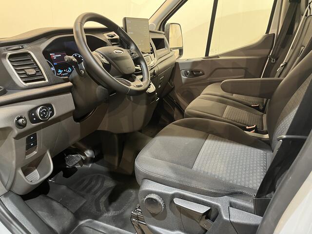 Ford E-Transit 390 (3500 kg) L2H2 Trend 68 kWh / 100% Elektrisch !! / Airco / Cruise Control / CarPlay / Camera / Navigatie / 3-Zits / 4.000 KM !!
