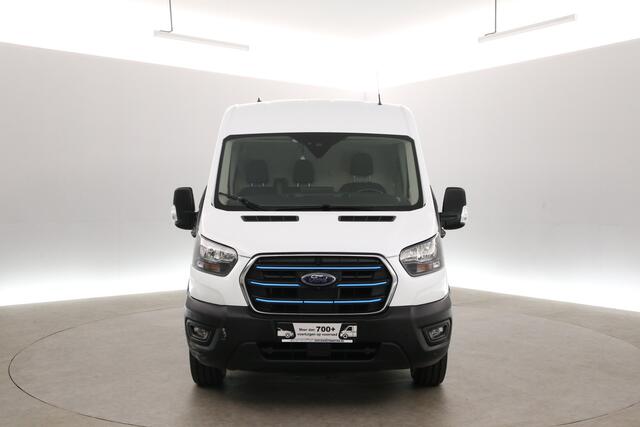 Ford E-Transit L3H2 68 kWh | Snelladen | SOH 95% | 360° | Clima | 3 Zits | Cruise | Carplay | Parkeersens.