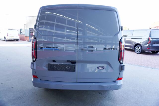 Ford E-Transit Cust. 320 L2H1 Limited 71 kWh 160KW/180PK Dubbelcab. Automaat nr. V086 | Airco | Adap.Cruise | Navi | 360 Camera | Schuifdeur L+R