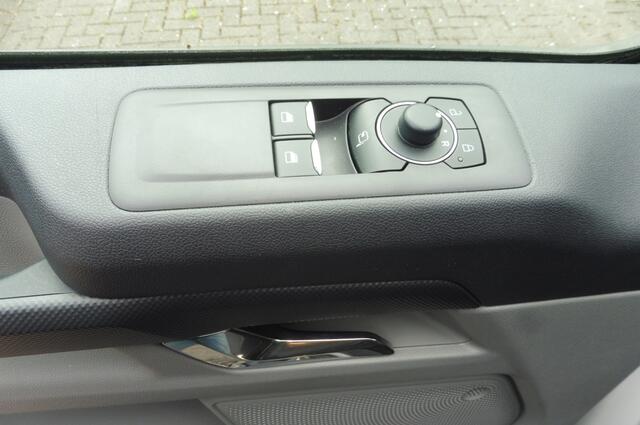Ford E-Transit Cust. Nieuw uit voorraad 340 L2H1 Limited 71 kWh 160kW/218pk