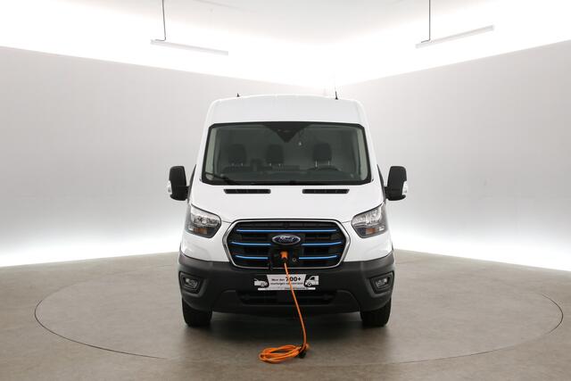 Ford E-Transit 68 kWh L3H2 | Snelladen | SOH 92% | Clima | Cruise | 3 Zits | Carplay | Parkeersens.