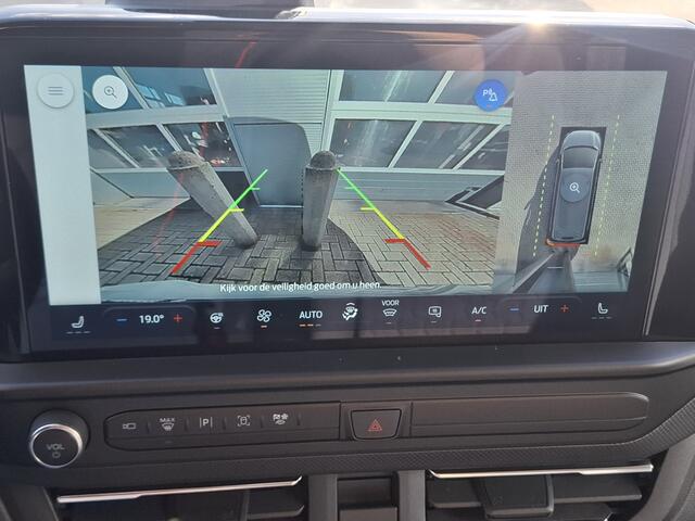 Ford E-Transit Cust. 340 L2H1 Limited 71 kWh | Navigatie/Android/Apple Carplay | LM Velgen 17" | Verwarmde Voorstoelen/Stuur/Voorruit | PDC Voor en Achter + Achteruitrijcamera | Cruise Control | Airco |