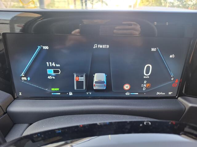 Ford E-Transit Cust. 340 L2H1 Limited 71 kWh | Navigatie/Android/Apple Carplay | LM Velgen 17" | Verwarmde Voorstoelen/Stuur/Voorruit | PDC Voor en Achter + Achteruitrijcamera | Cruise Control | Airco |