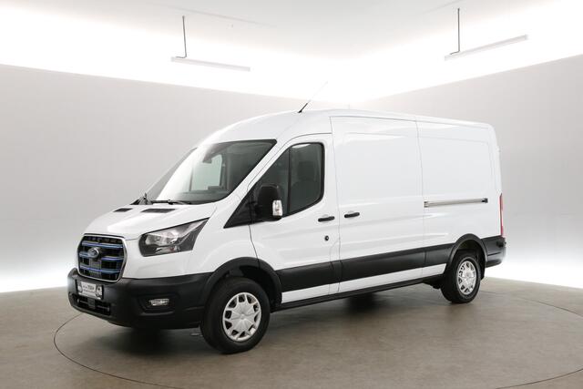 Ford E-Transit L3H2 68 kWh | Snelladen | SOH 93% | Camera | Clima | Cruise | 2xSchuifdeur | 3 Zits | Carplay