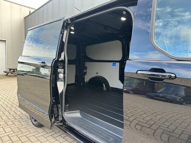 Ford E-Transit Cust. 340 L2H1 Custom Sport 4WD 71 kWh > 285pk/Agate Black/17 inch velgen/Camera