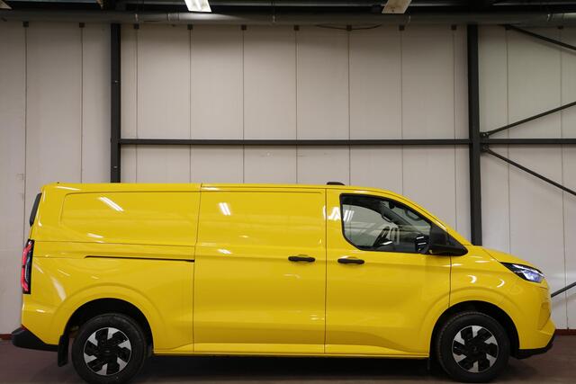 Ford E-Transit 340 L2H1 LANG Limited 71 kWh CAMERA LED – foto 4