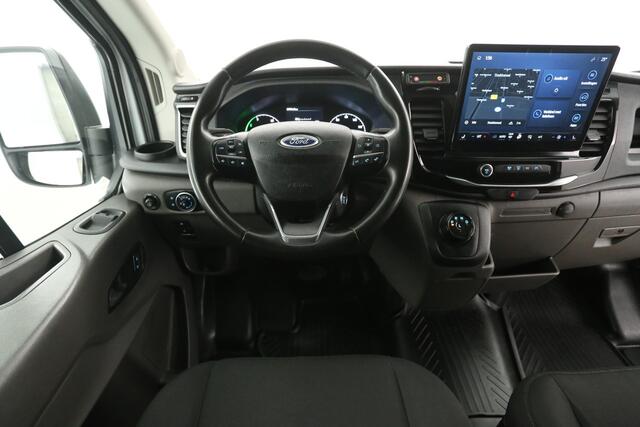 Ford E-Transit L2H2 68 kWh | Snelladen | SOH 96% | Clima | 360° Camera | 3 Zits | Cruise | Carplay | Navi