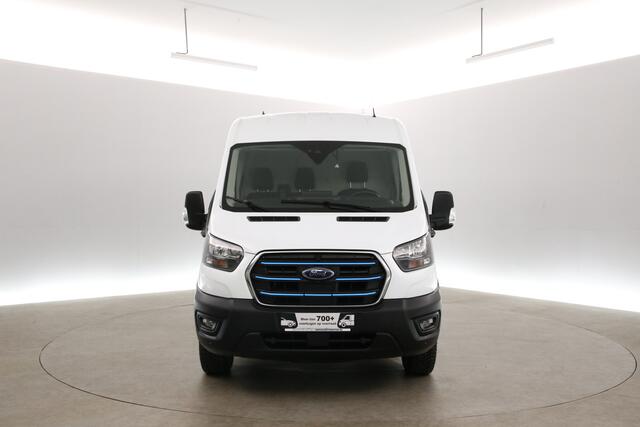 Ford E-Transit L2H2 68 kWh | Snelladen | SOH 96% | Clima | 360° Camera | 3 Zits | Cruise | Carplay | Navi