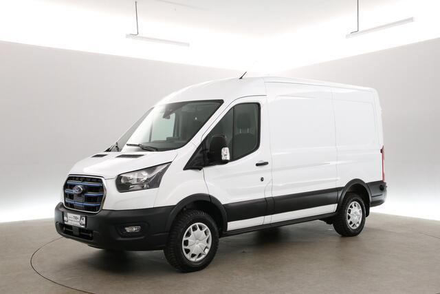 Ford E-Transit L2H2 68 kWh | Snelladen | SOH 96% | Clima | 360° Camera | 3 Zits | Cruise | Carplay | Navi