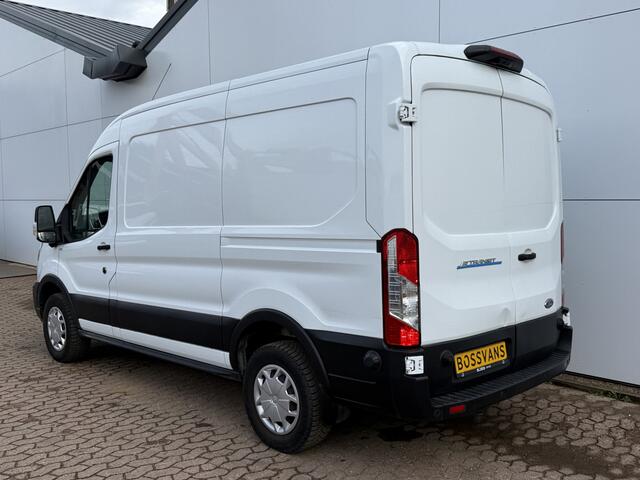Ford E-Transit 68kWh 184PK L2H2 317km WLTP 97,3% (SOH) BEV Snelladen 360 Camera Cruise control Climate control Carplay Navigatie Laadkabel Parkeersensoren – foto 3