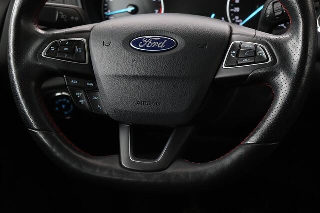 Ford ECOSPORT 1.0 EcoBoost ST-Line Black | Stoel & stuurverwarming | Camera | Carplay | Half leder | Climate control | Cruise control