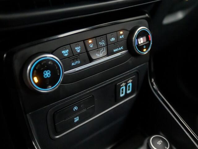 Ford ECOSPORT 1.0 EcoBoost Titanium (APPLE CARPLAY, LEDER, GROOT NAVI, CAMERA, CLIMATE, SPORTSTOELEN, XENON, PARKEERSENSOREN, NIEUWE APK, NIEUWSTAAT)