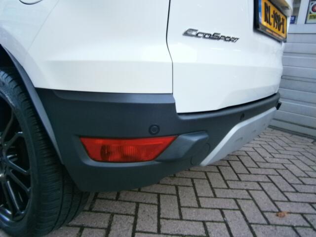 Ford ECOSPORT 1.0 EcoB. Titanium Navigatie Stoelverw. Keyless,etc.