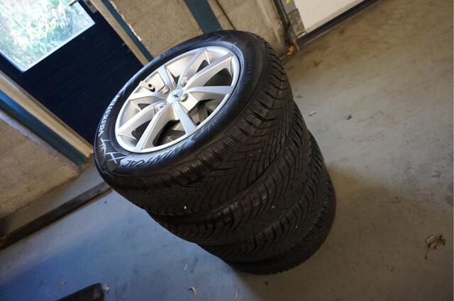 Ford ECOSPORT 1.0 EcoBoost ST-Line Black + Trekhaak + Winterbanden