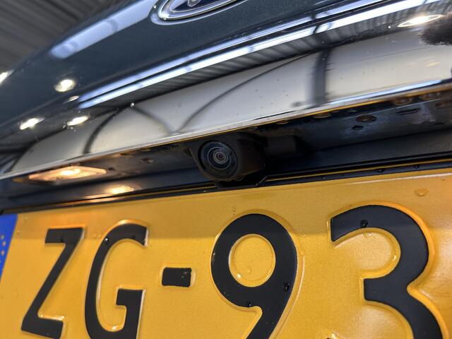 Ford ECOSPORT EcoBoost 125pk Titanium | Trekhaak | Camera | Cruise control | Dodehoek detectie | 1/2 Leer |