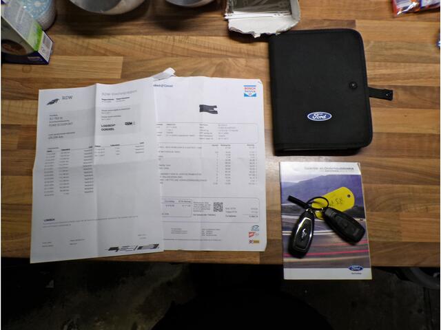 Ford ECOSPORT 1.0 EcoBoost Titanium CAMERA NAVI CRUISECONT STOELVERWARMING