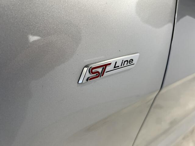 Ford ECOSPORT 1.0 EcoBoost ST-Line | Navigatie/Android/Apple Carplay | LM Velgen 17" | Stuur/Voorstoelen/Voorruit Verwarmbaar | Cruise Control | Airco | Shadow Black |