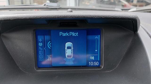 Ford ECOSPORT 1.0 EcoBoost Titanium | Trekhaak Met nieuwe distributie.