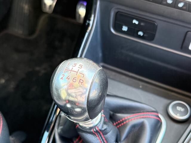 Ford ECOSPORT 1.0 EcoBoost ST-Line Black | Xenon | Schuifdak | 18inch velgen | Camera | Stoel/stuurverw.