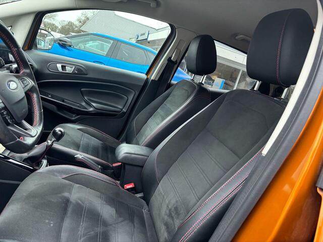 Ford ECOSPORT 1.0 EcoBoost ST-Line 125pk Trekhaak | Achteruitrijcamera | Winterpack | 18 inch velgen | Dodehoeksensoren