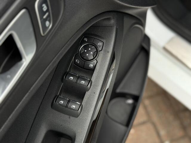 Ford ECOSPORT 1.0 EcoBoost Titanium ST-Line Automaat!! | Stoel/Stuurverwarming | B&O Geluidssysteem | Navi | Cruise | Verwarmde Voorruit | Trekhaak | RIJKLAARPRIJS INCL 12 MAANDEN GARANTIE EN BEURT