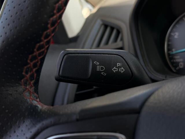 Ford ECOSPORT 1.0 EB ST-LINE. TREKHAAK, STOELVW, CRUISE