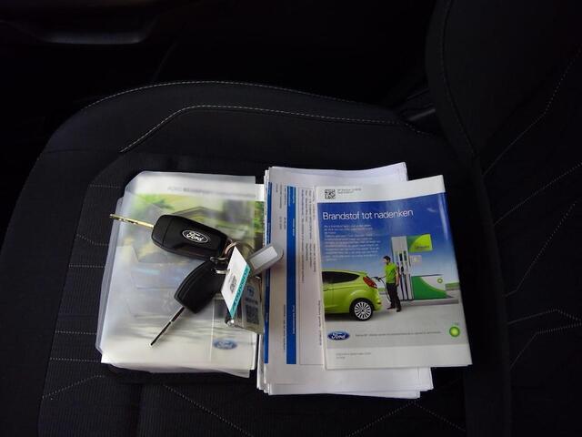 Ford ECOSPORT 125pk Trend Ultimate Navi Cruise control Apple Car play Parkeersensoren Dealeronderhouden