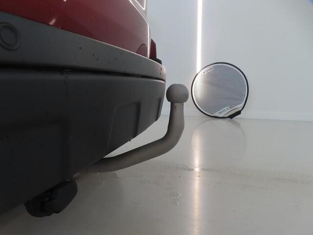 Ford ECOSPORT 125pk Ultimate Navigatie Trekhaak Parkeersensoren All season banden Dealeronderhouden