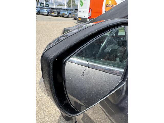 Ford ECOSPORT 1.0 EcoBoost Titanium 125pk | Winterpack | BLIS | SYNC 3 Navigatie | Trekhaak | Apple carplay/Android auto |