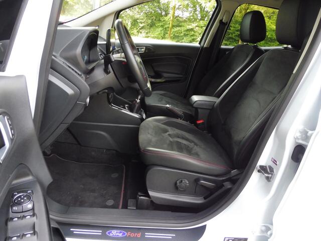 Ford ECOSPORT 125pk ST-Line Ecc CrC 17i Navi Pdc v+a Nwe.distributie in nieuwstaat