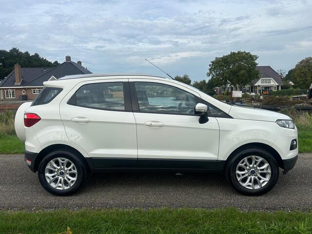 Ford ECOSPORT 1.0 EcoBoost Titanium | Parkeersensoren | Bluetooth | Navi | Cruise