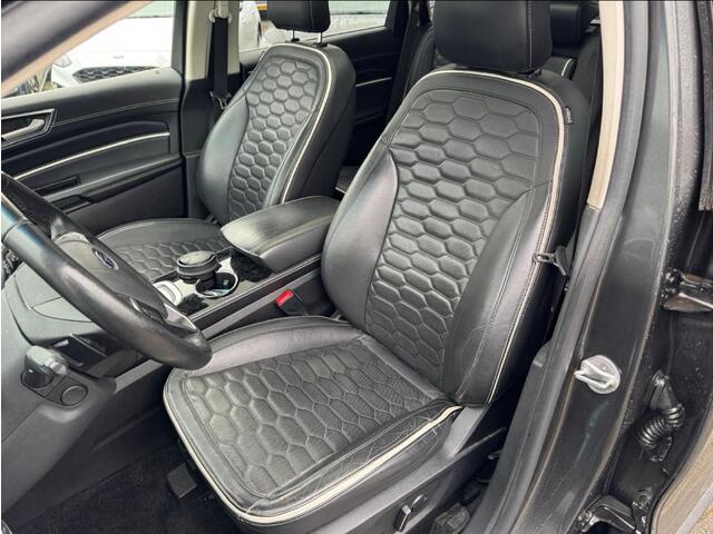 Ford EDGE 2.0 TDCI Vignale / Trekhaak / Panoramadak / Camera / Leder / 20'' / Keyless / Apple CarPlay / DAB / Stoelverwarming / Stuurverwarming / Cruise Control