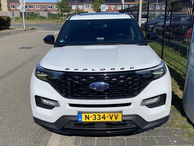 Ford EXPLORER 3.0 V6 EcoBoost PHEV 457pk ST-Line 7-persoons NL-auto met o.a. stoelventilatie/-verwarming, navigatie, panoramadak, trekhaak, etc.