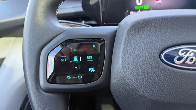 Ford EXPLORER PREMIUM EXTENDED RANGE AWD 79kwh FULL OPTIONS!