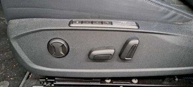 Ford EXPLORER Premium Extended Range RWD 77 kWh 286pk | Adaptieve Cruise | Massage Stoelen | Winterpack | Vol leder