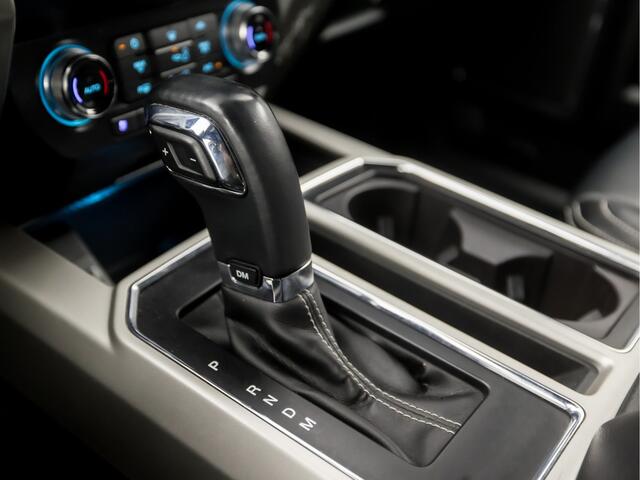 Ford F-150 FORD LARIAT 5.0 V8 402Pk Automaat (LPG, APPLE CARPLAY, TREEPLANKEN, LEDER, STOELKOELING/VERWARMING, MEMORY SEATS, CAMERA, TREKHAAK, NIEUWSTAAT)